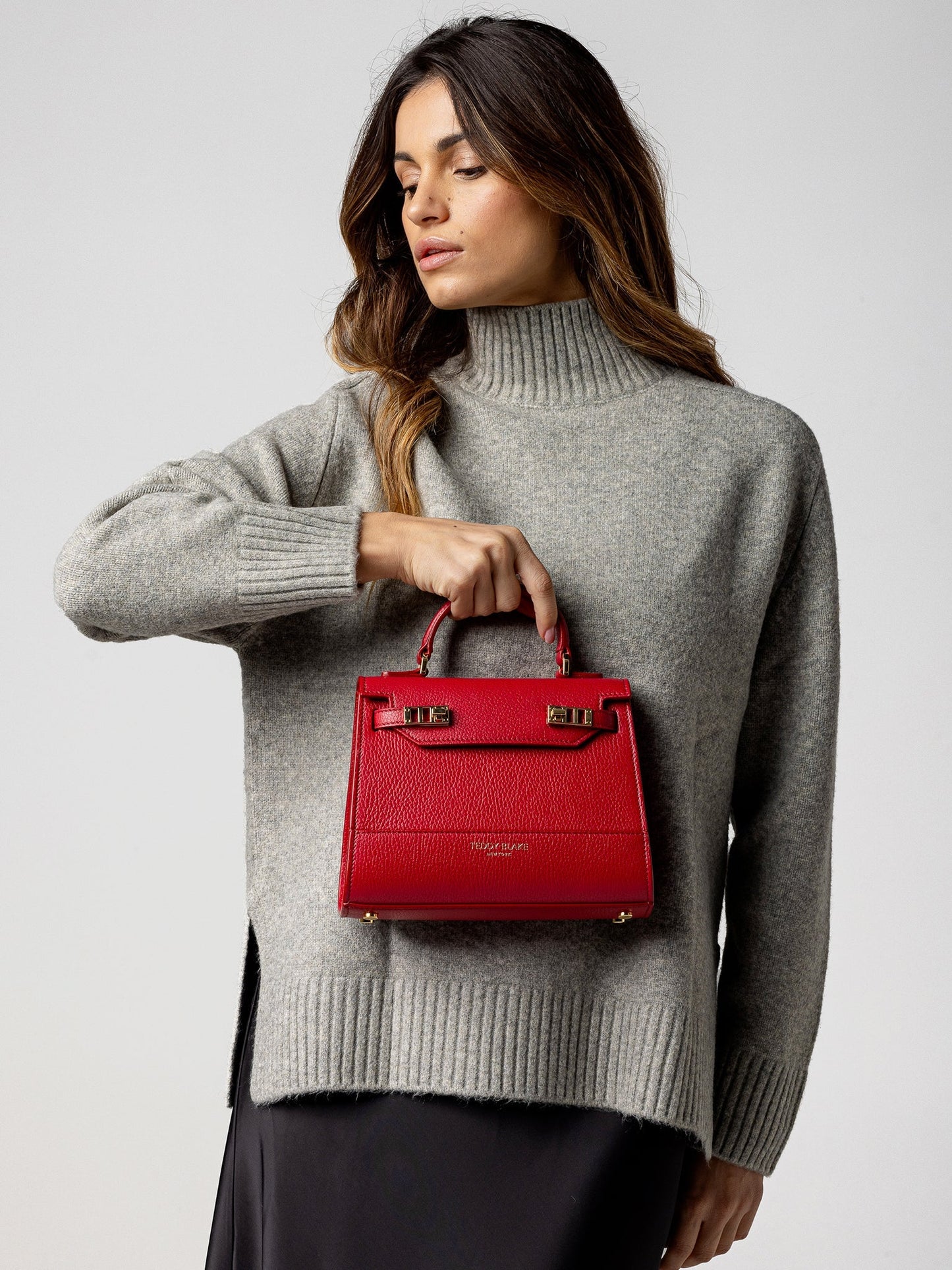 Kim Stampato 9" - Red Sample