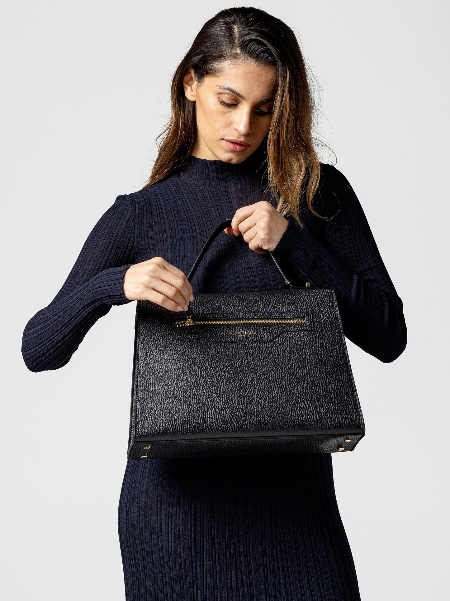 Ava 14" - Black