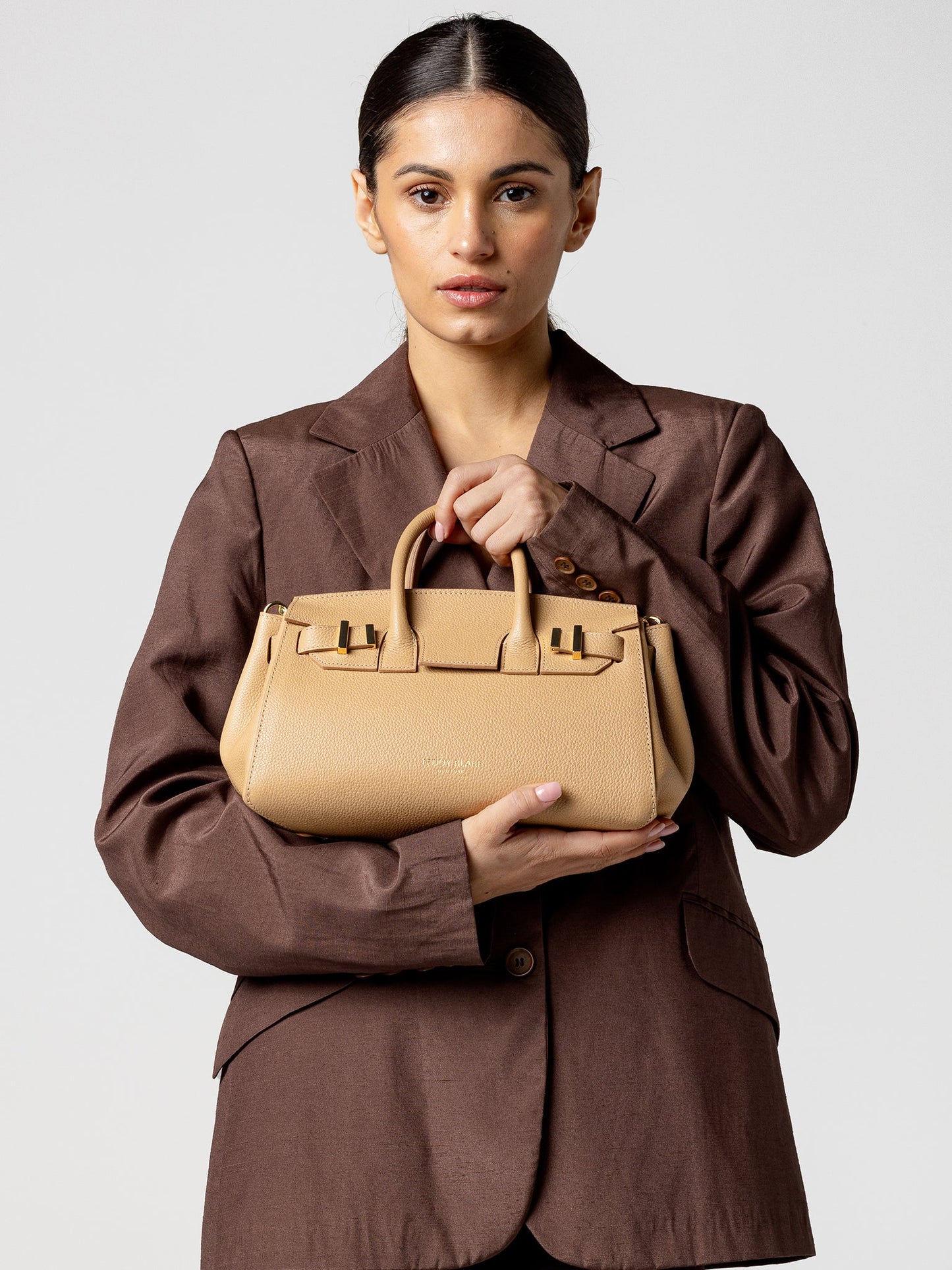 Gigi Low Dollarino 11" - Light Beige