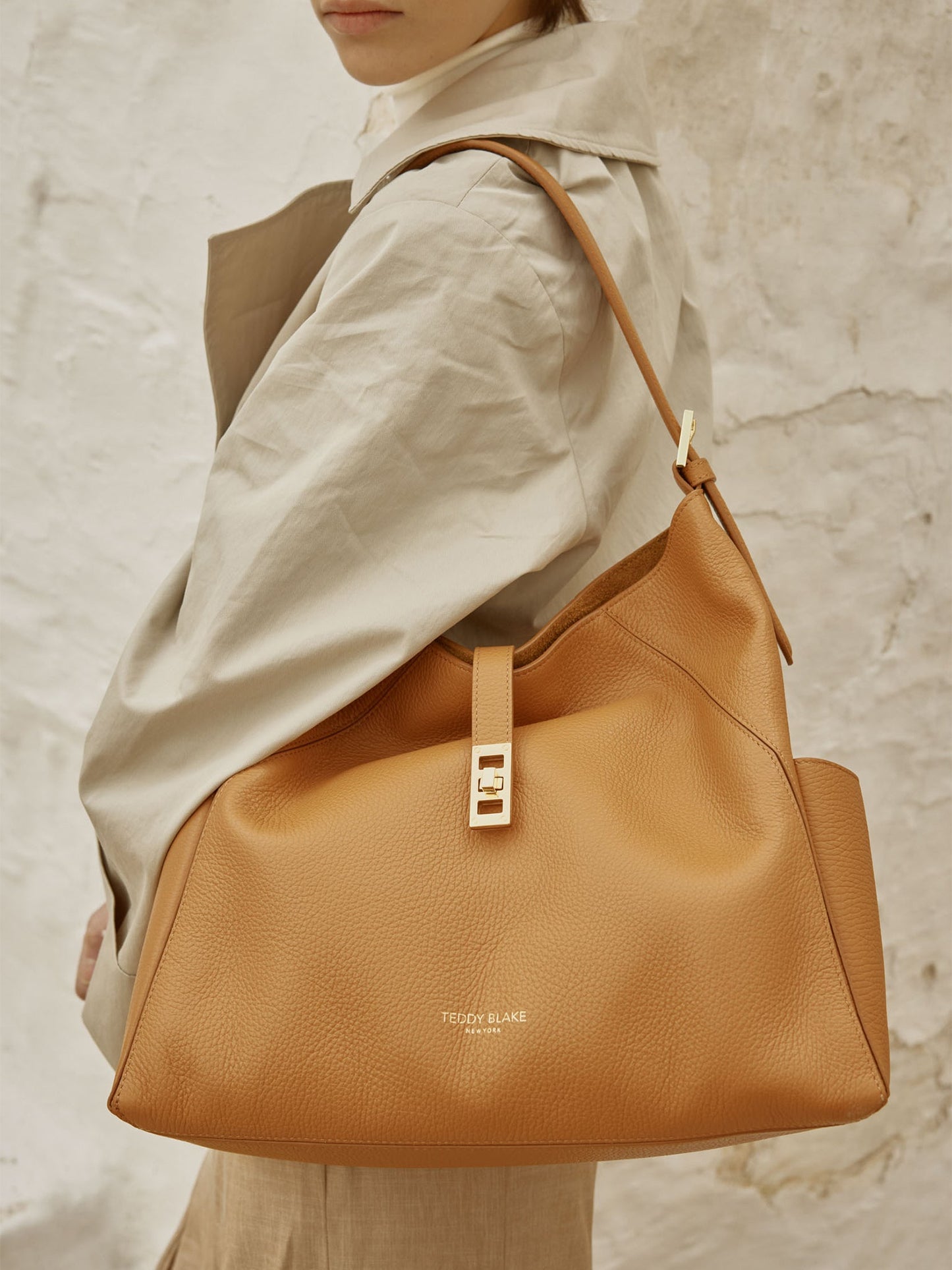 Amelia Stampato 15" - Light Camel