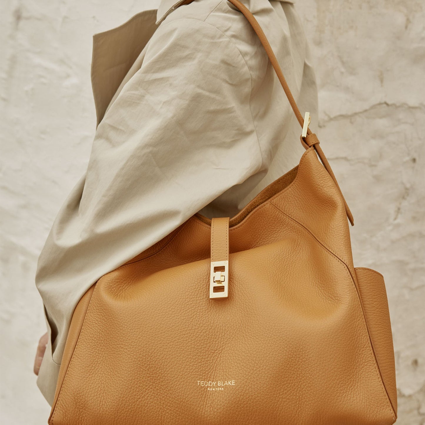 Amelia Stampato 15" - Light Camel