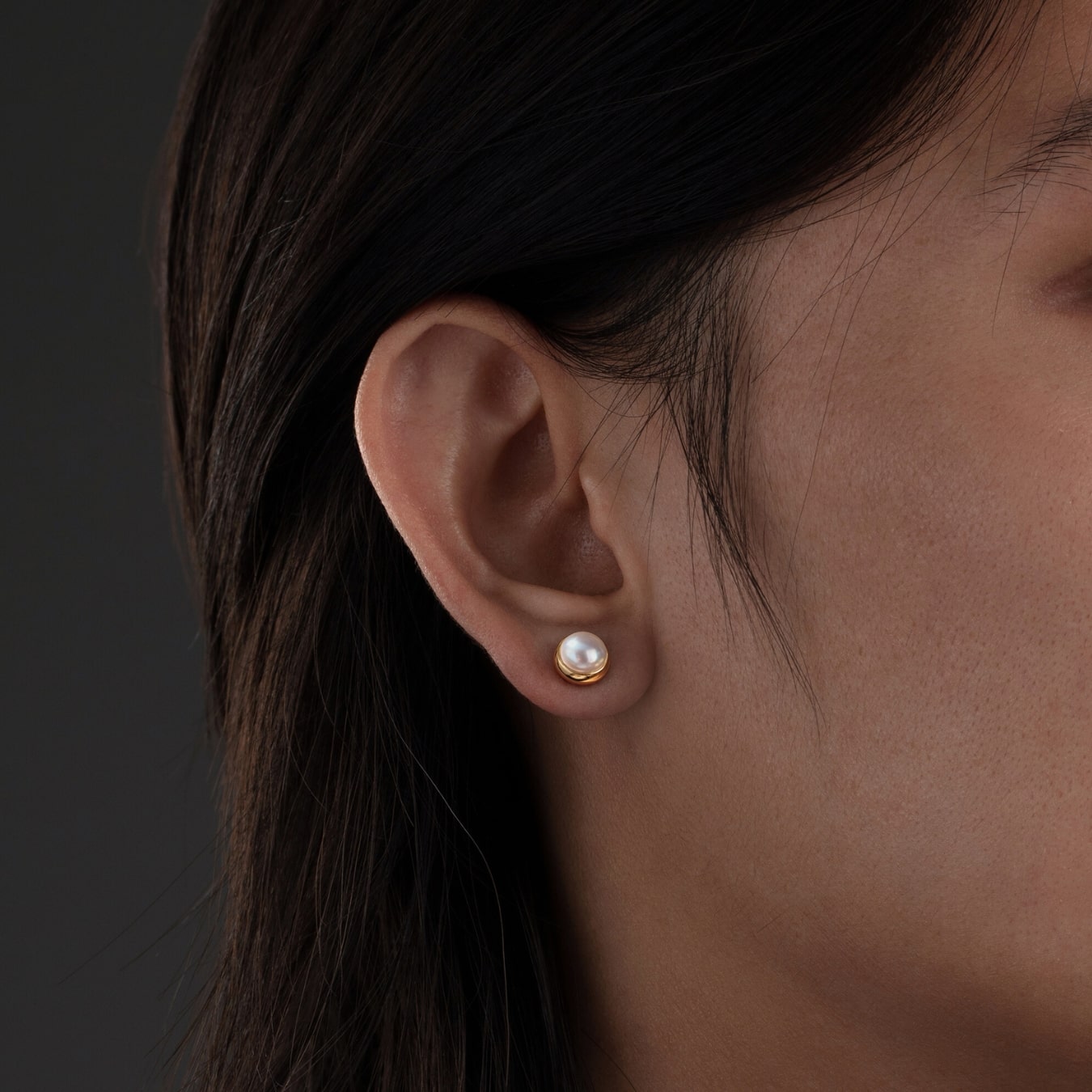 Classic Pearl Studs
