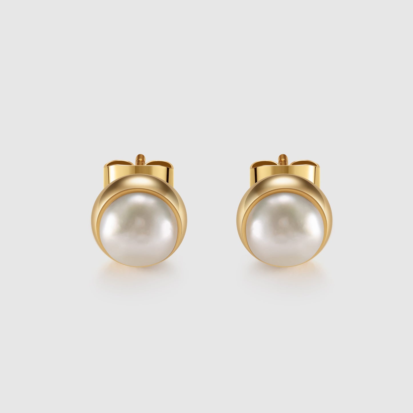 Classic Pearl Studs